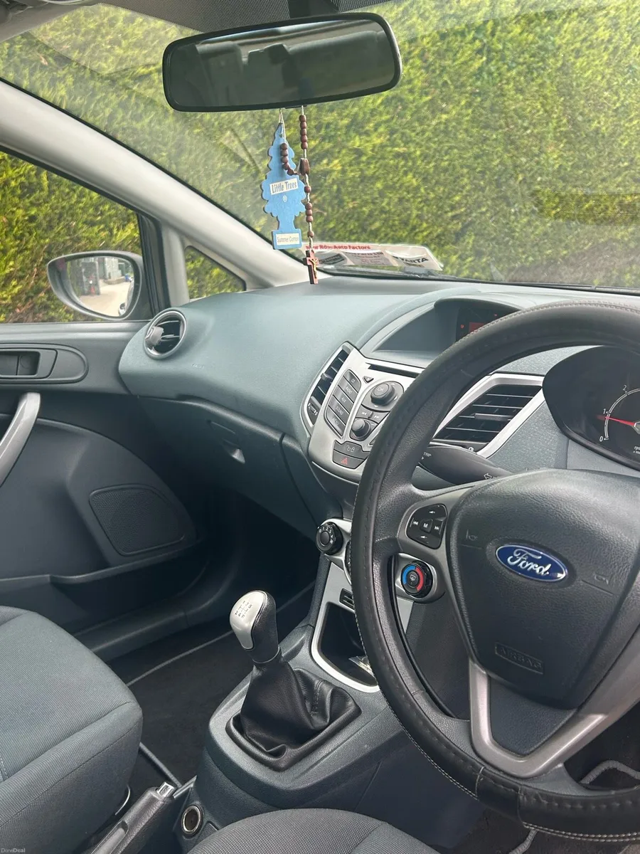 2010 ford fiesta - Image 6