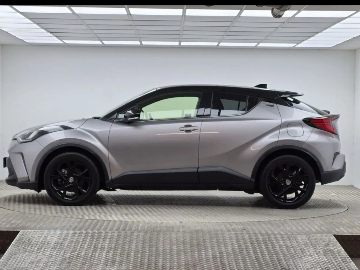 Toyota C-HR Hybrid Safety + - Image 5