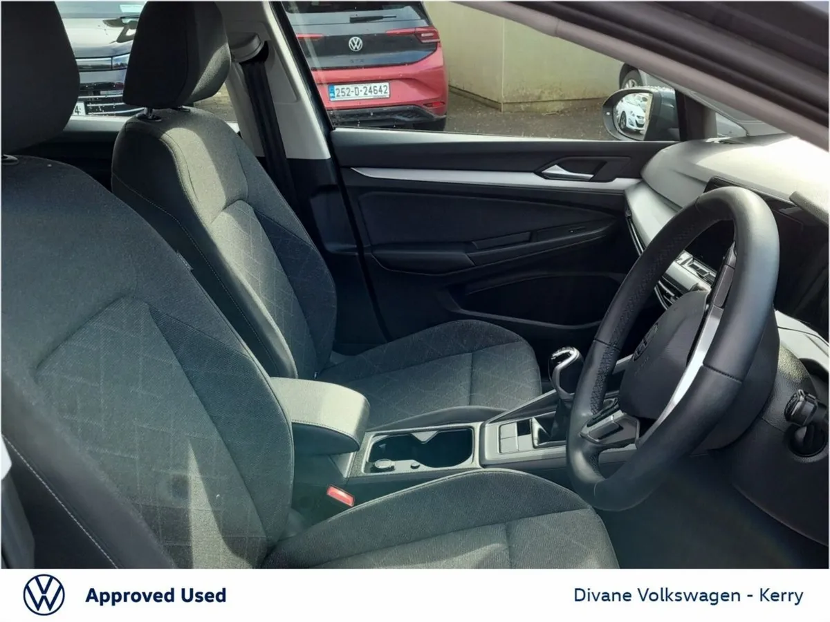 Volkswagen Golf LIFE 1.0 TSI PETROL 110HP - Image 4
