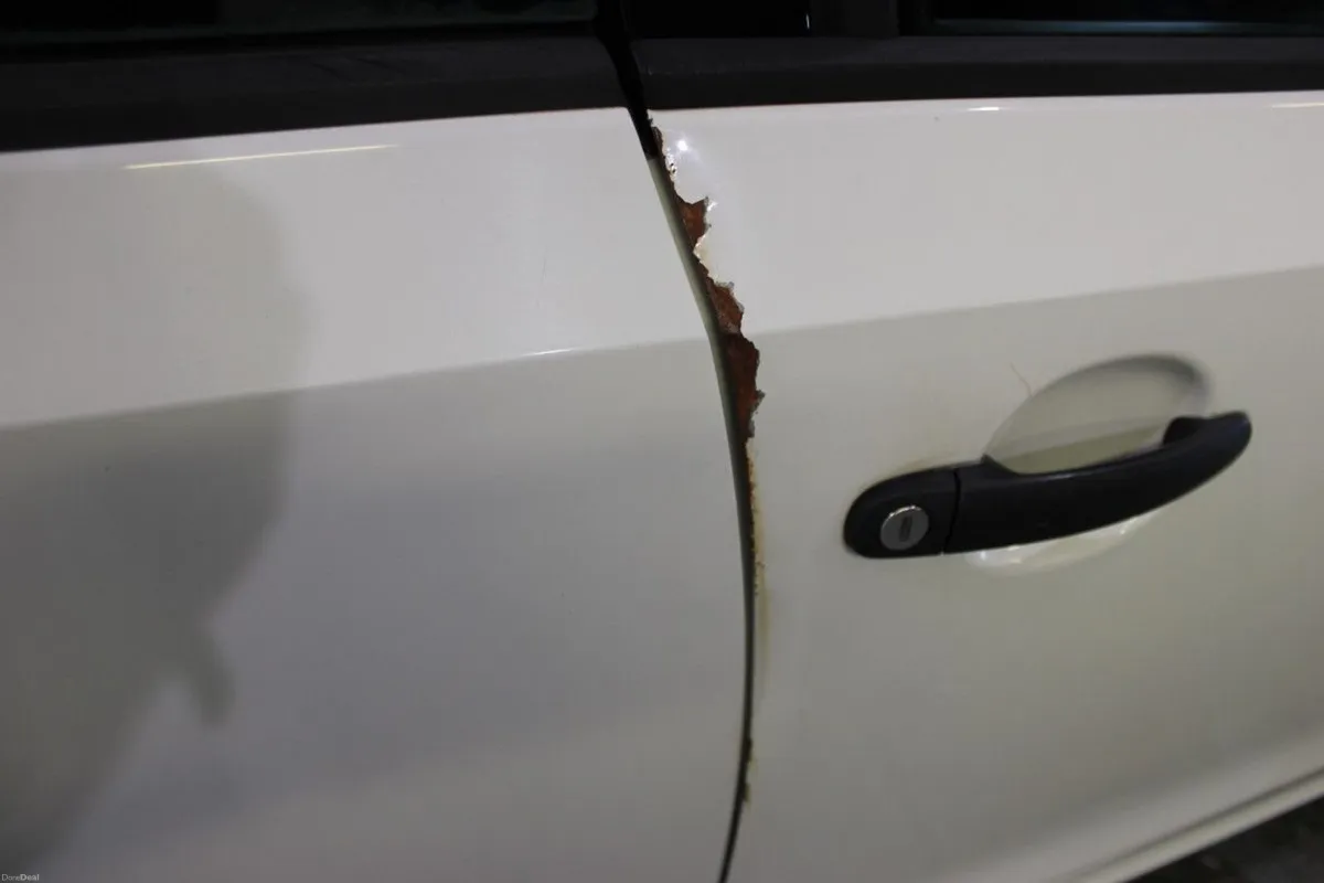 Volkswagen up! 1.0 75BHP TAKE UP - TENDER 30 - Image 4