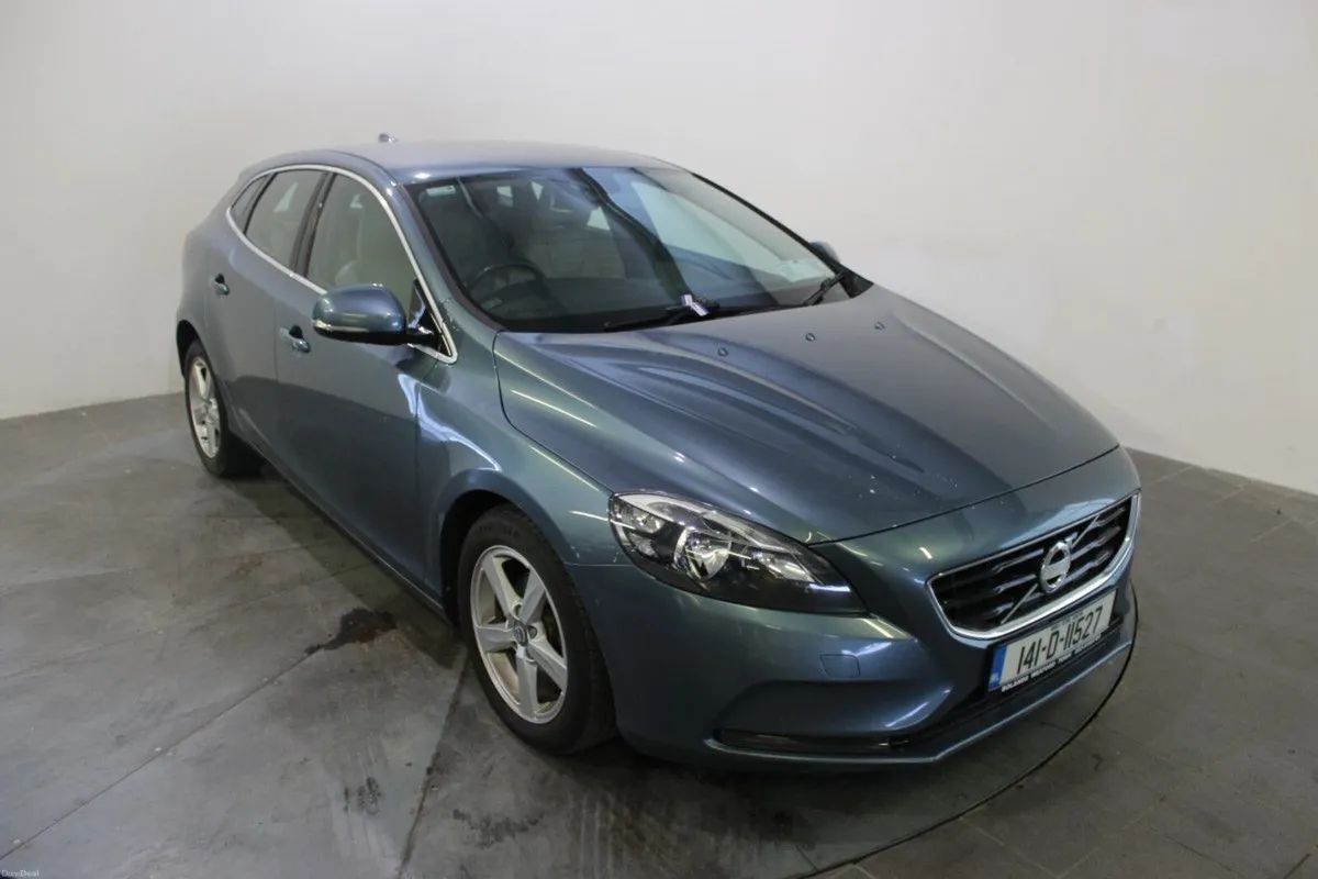 Volvo V40 1.6 D2 115PS SE - TENDER 29 - Image 1