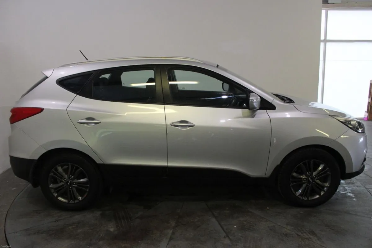 Hyundai ix35 1.7 Diesel Executive 2WD - TENDER 28 - Image 3
