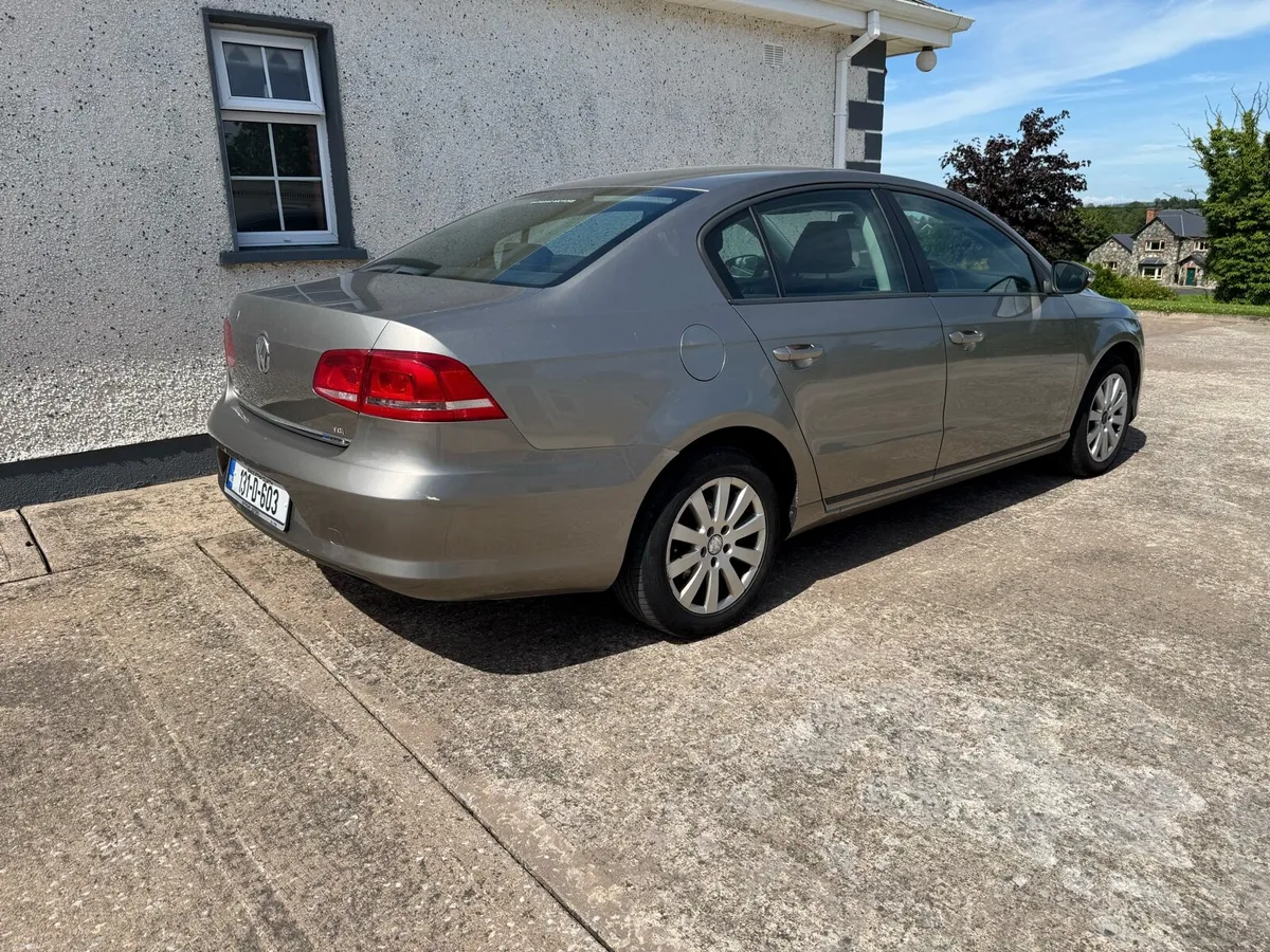Volkswagen Passat - Image 2