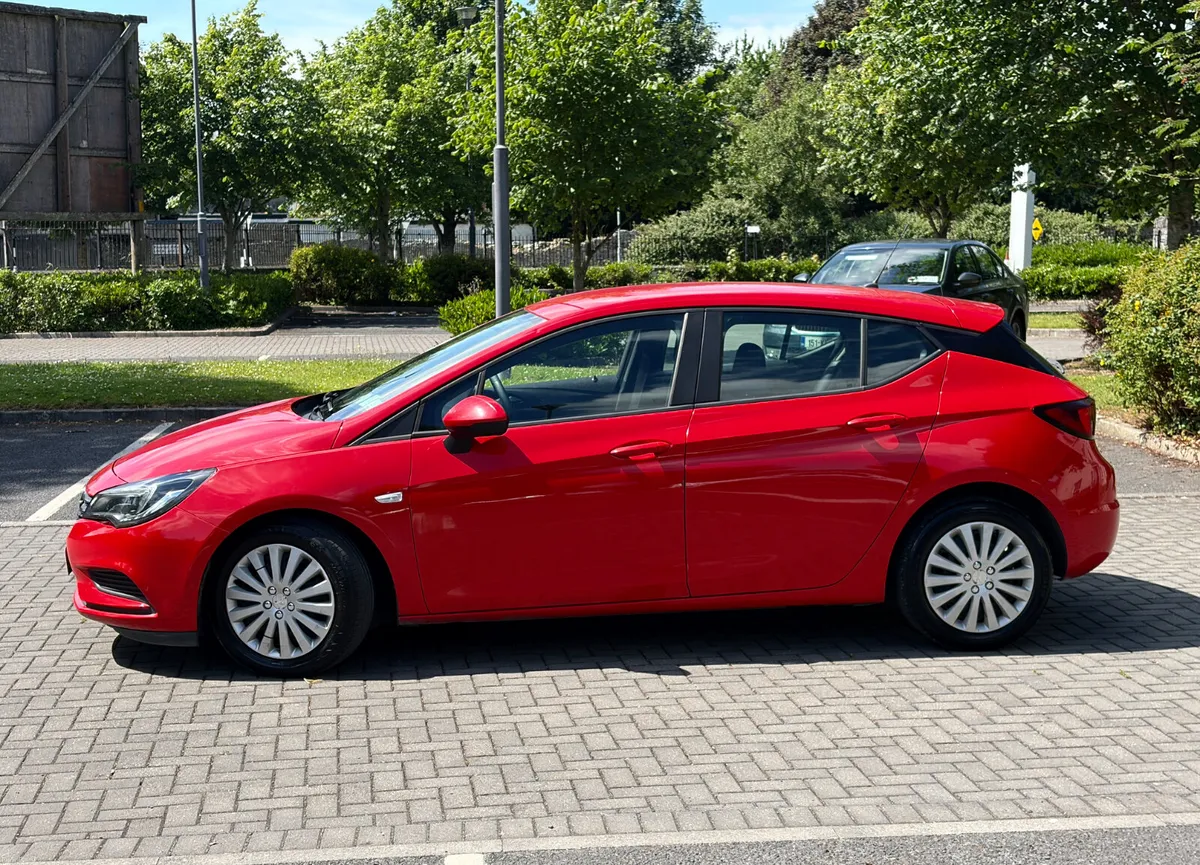 Opel Astra 2017 1.6 CDTI new nct 4/27 tax 8/26 - Image 2