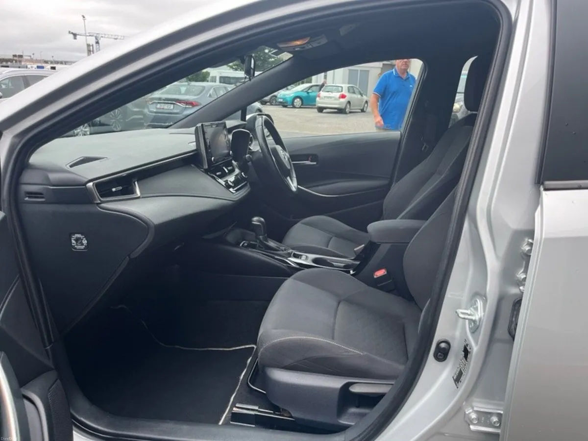 Toyota Corolla COROLLA HYB 1.8 LUNA TS - Image 6