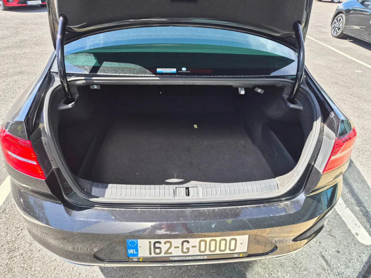 Volkswagen Passat R-Line 2.0L Petrol Auto - Image 5