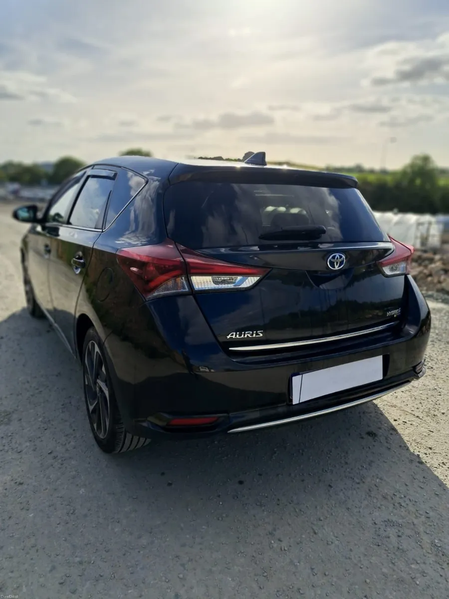 Toyota Auris 2017 - Image 3