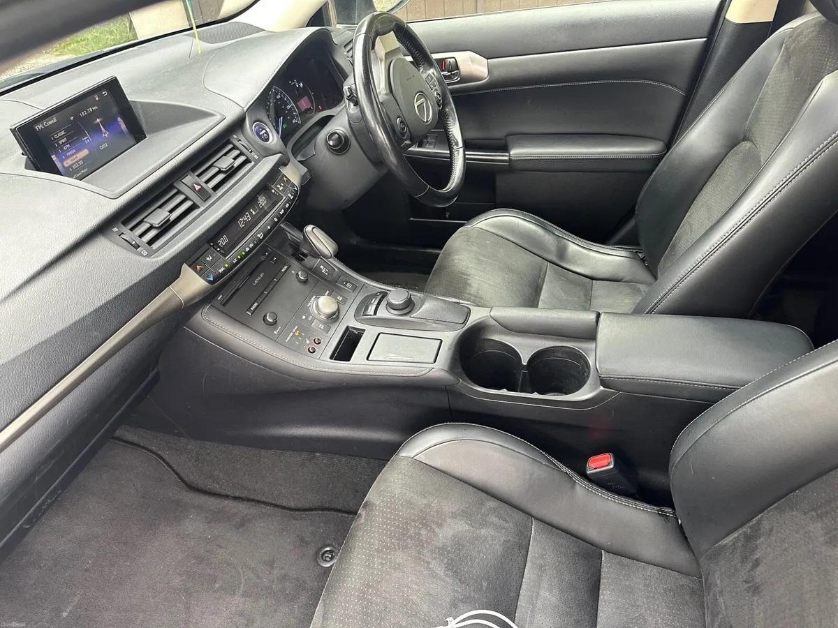 Lexus CT 2016 - Image 2