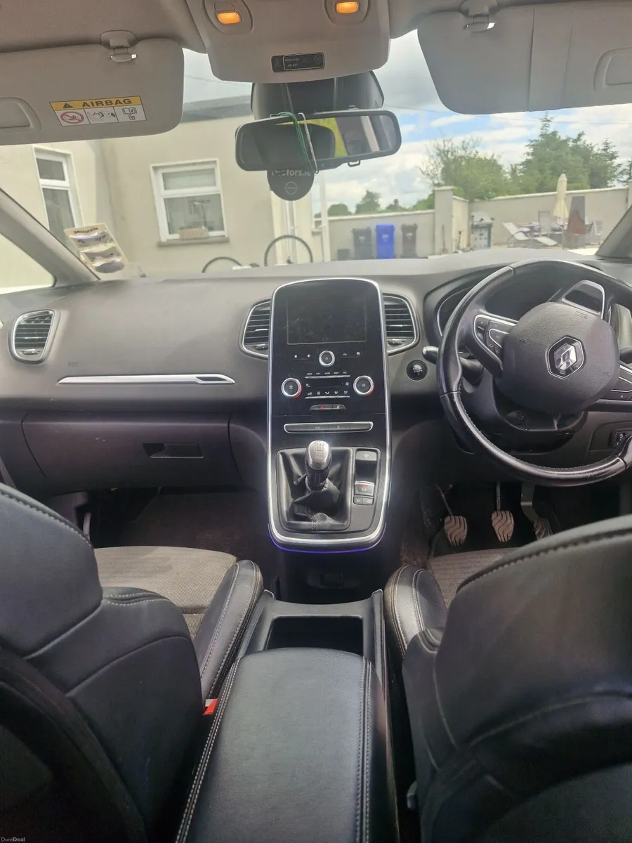 Renault Grand Scenic 2018 - Image 2