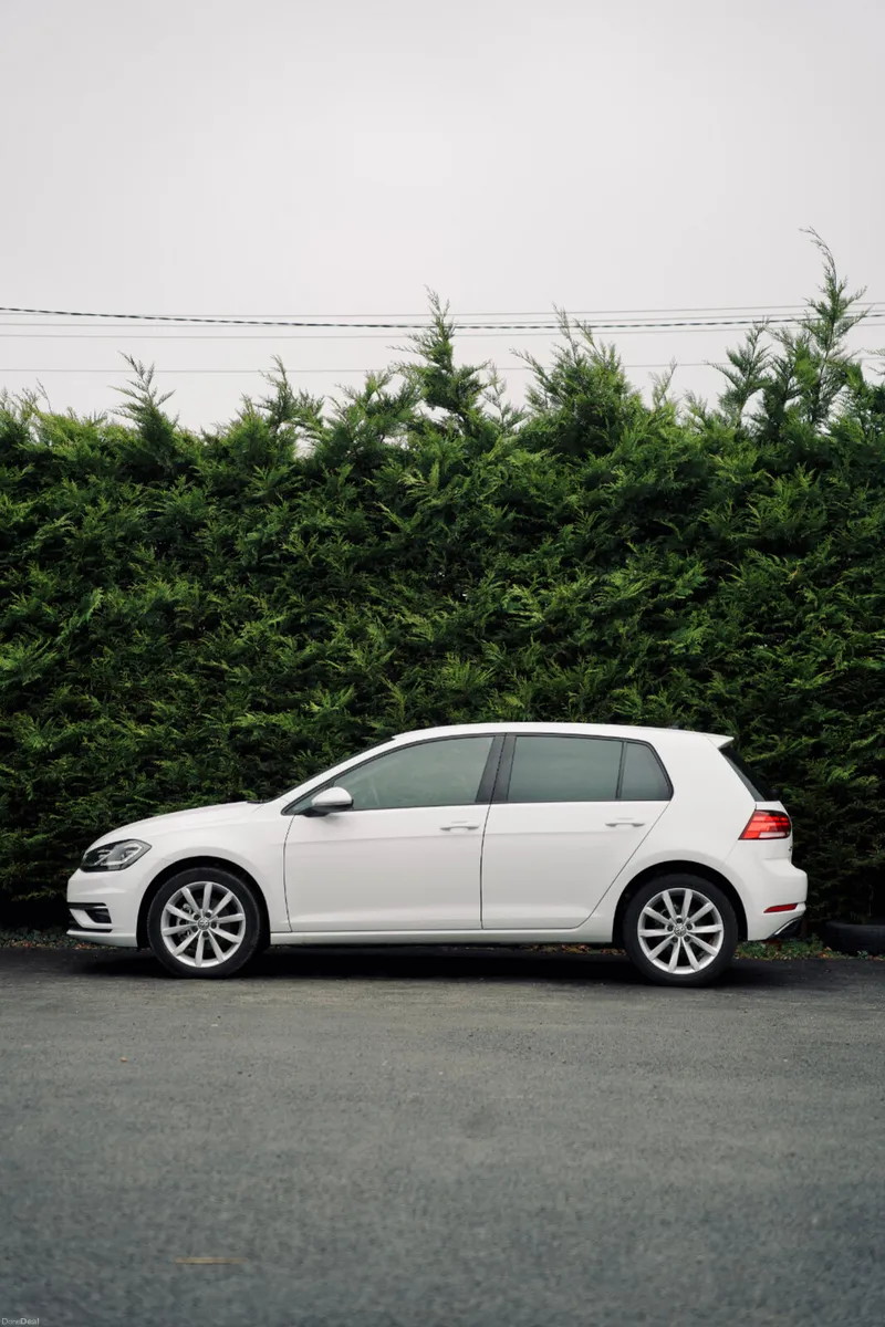 🌟Volkswagen Golf 1.2 TSI Comfortline 2019 - Image 2