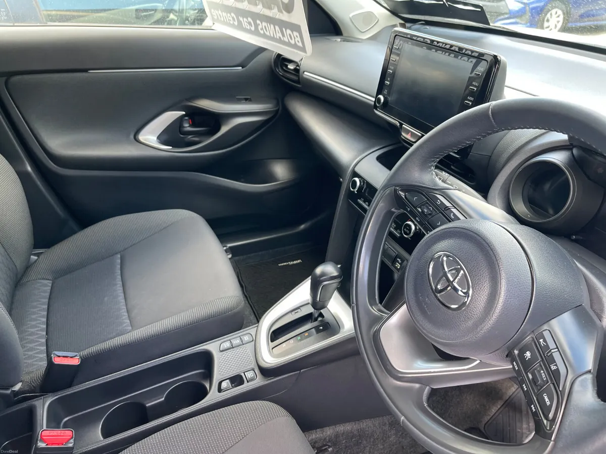 212 Toyota Yaris Cross Hybrid 1.5 Auto (High Spec) - Image 3