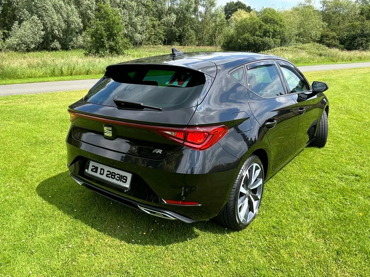 SEAT LEON FR E-HYBRID 204 HP DSG PLUGIN HYBRID - Image 3