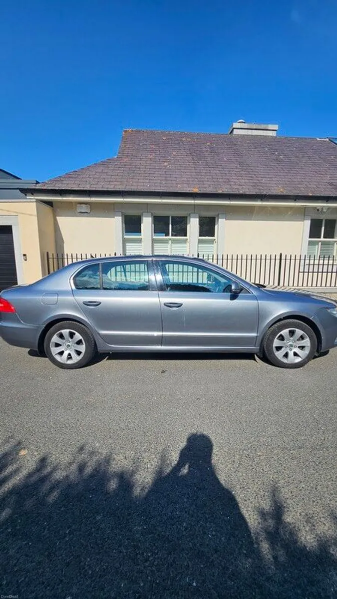 2010 Skoda Superb - Image 2