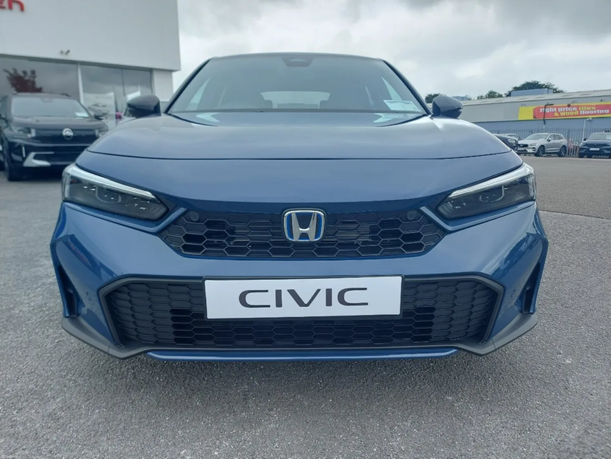 Honda CR-V Civic Sport HEV 200bhp - Image 3