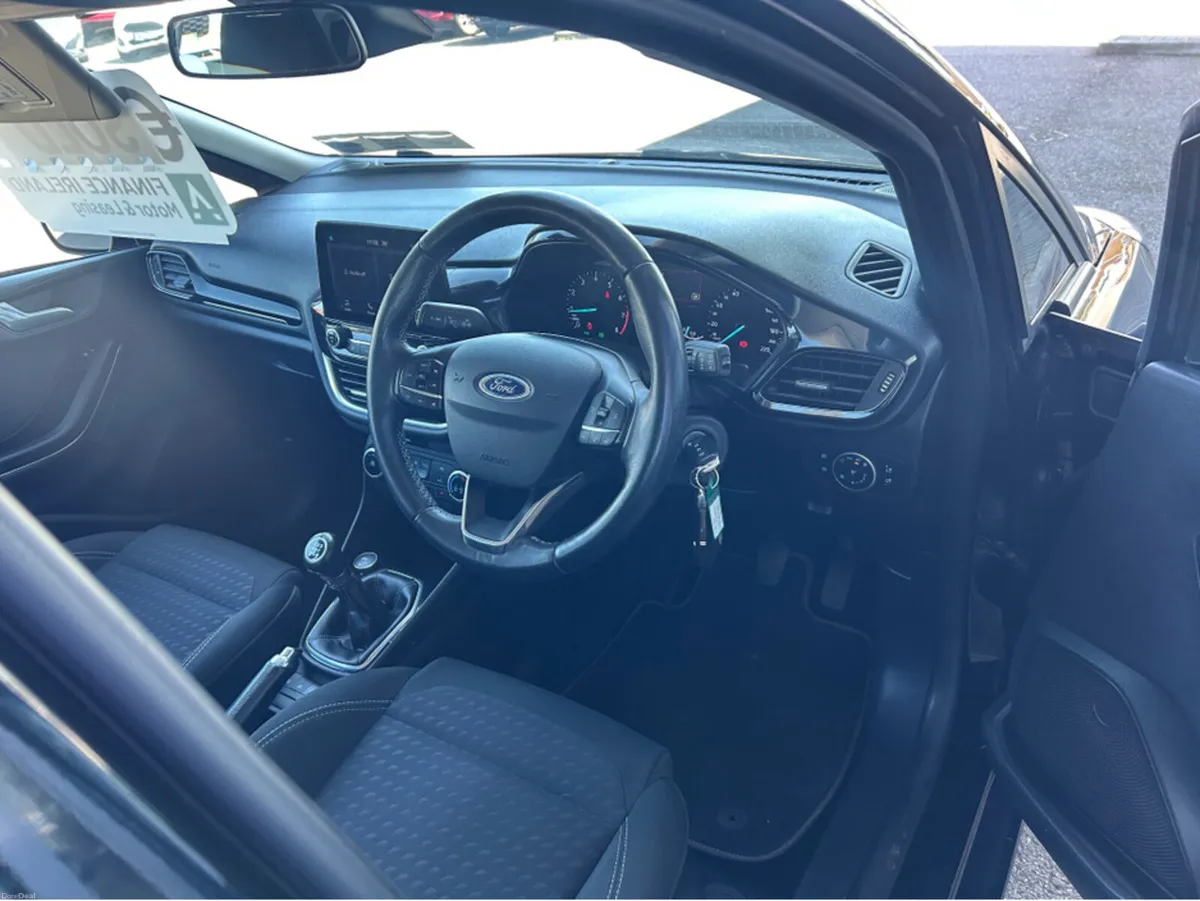 Ford Fiesta TITANIUM 1.10 85PS 5SPEED 4DR - Image 4