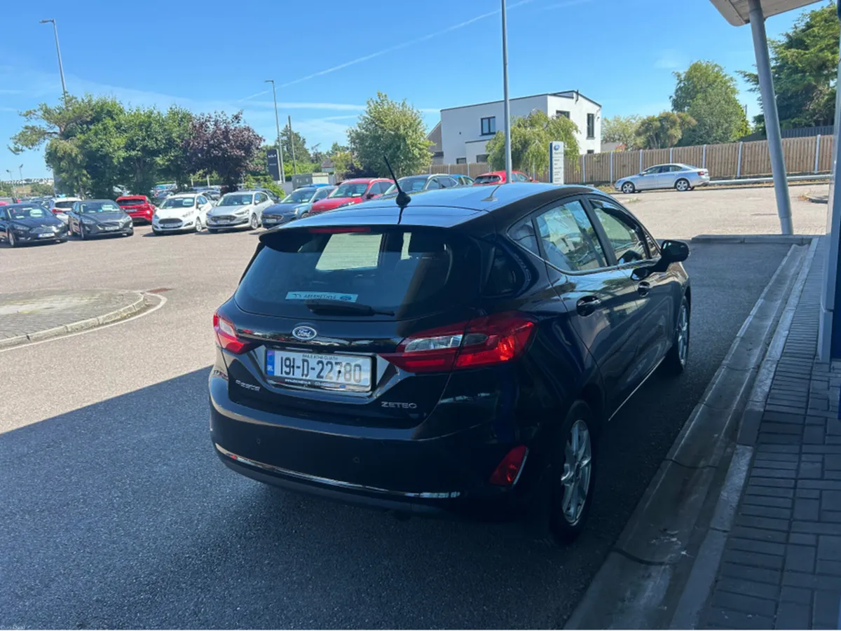 Ford Fiesta TITANIUM 1.10 85PS 5SPEED 4DR - Image 5