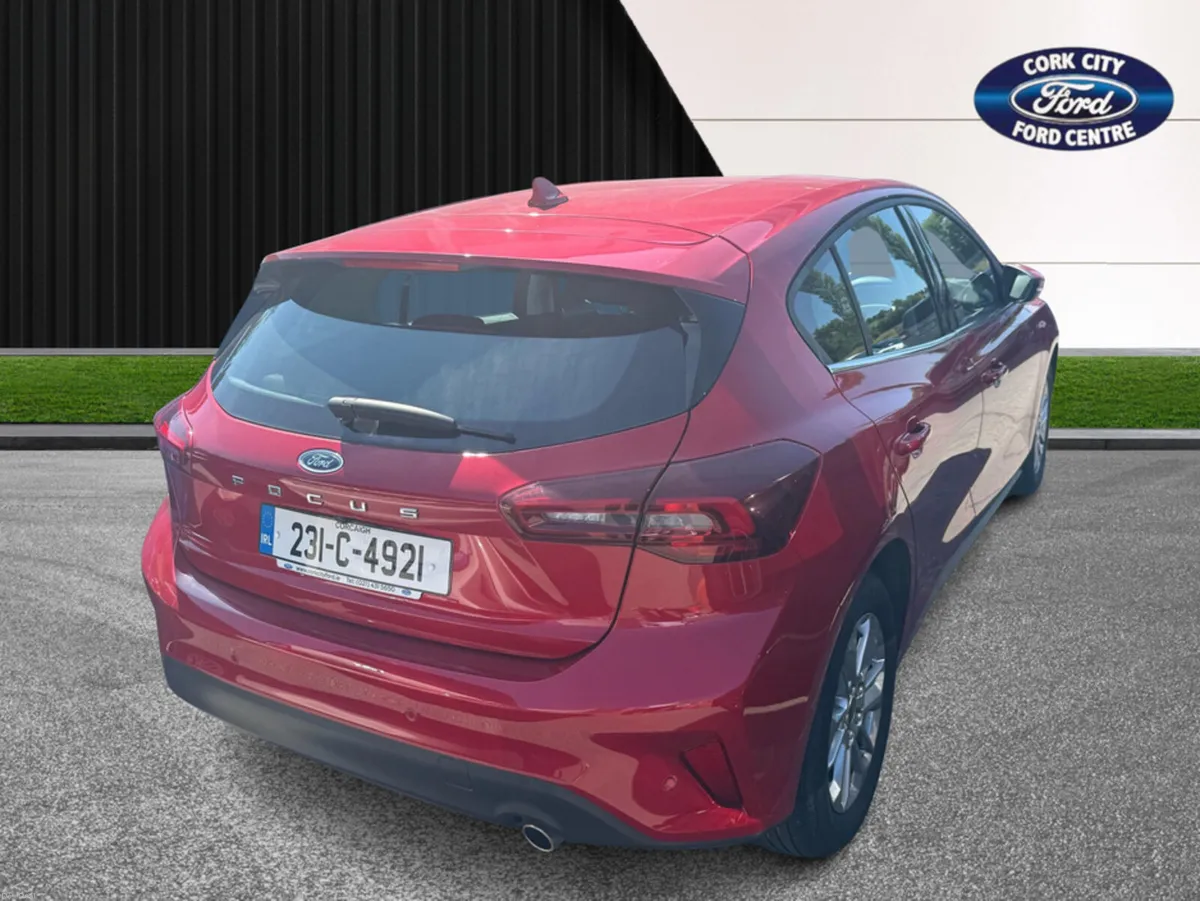 Ford Focus TITANIUM 1.0T 125 M6 4DR - Image 2