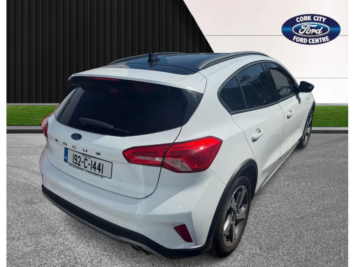 Ford Focus ACTIVE 1.0 ECOB 125PS M6 5DR 4DR - Image 2