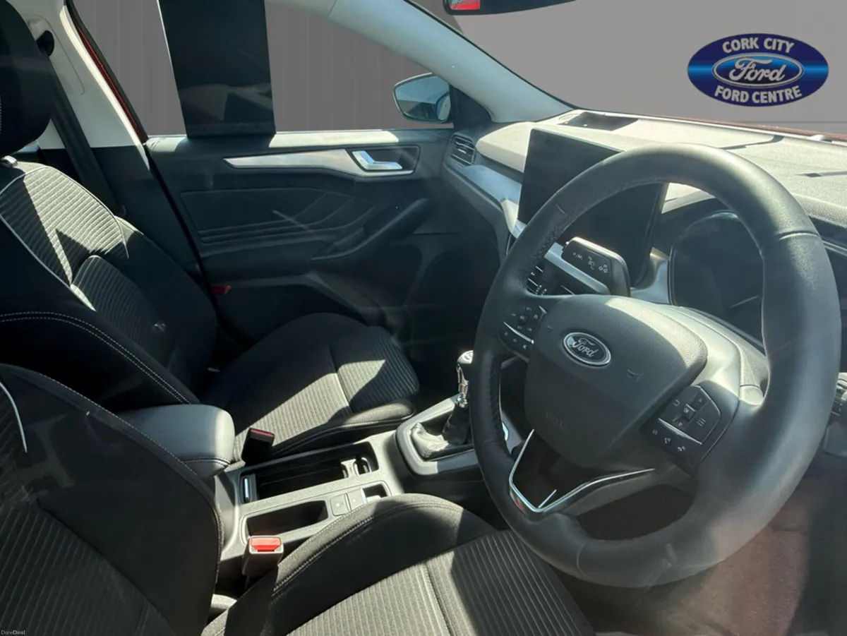 Ford Focus TITANIUM 1.0 ECOBOOST 12 125 4DR - Image 3