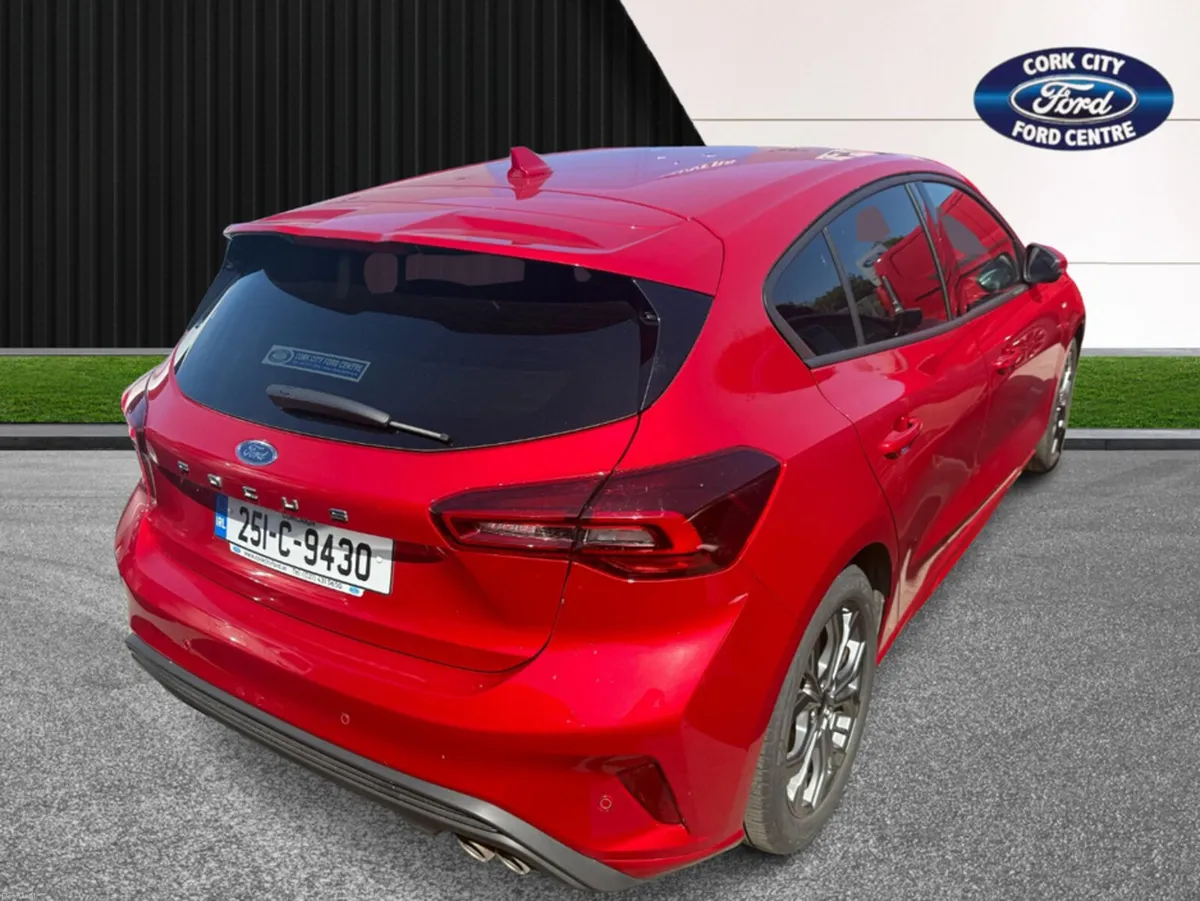Ford Focus ST-LINE 5DR 1.0T 125 MHEV - Image 2