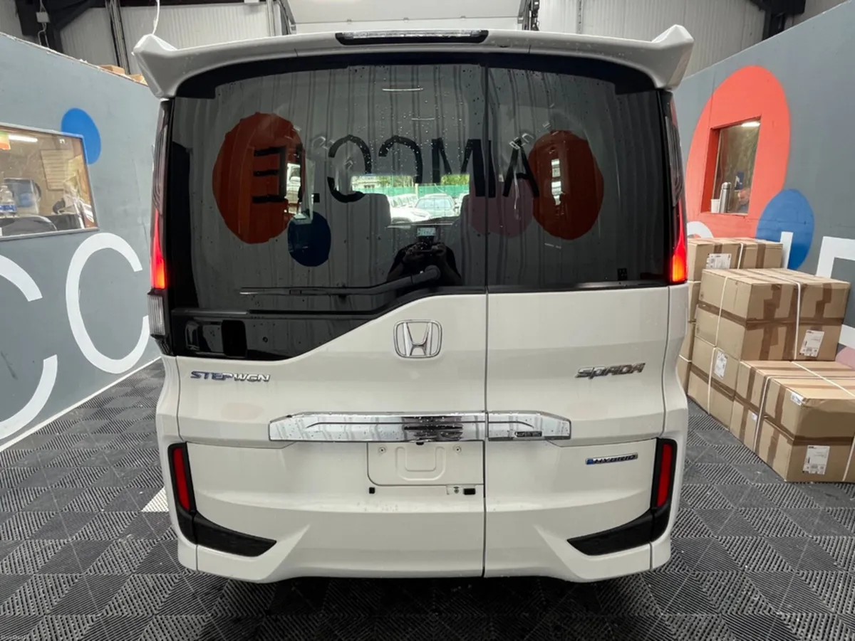 Honda Stepwagon 2020 HONDA STEPWAGON HYBRID G 2.0 - Image 3
