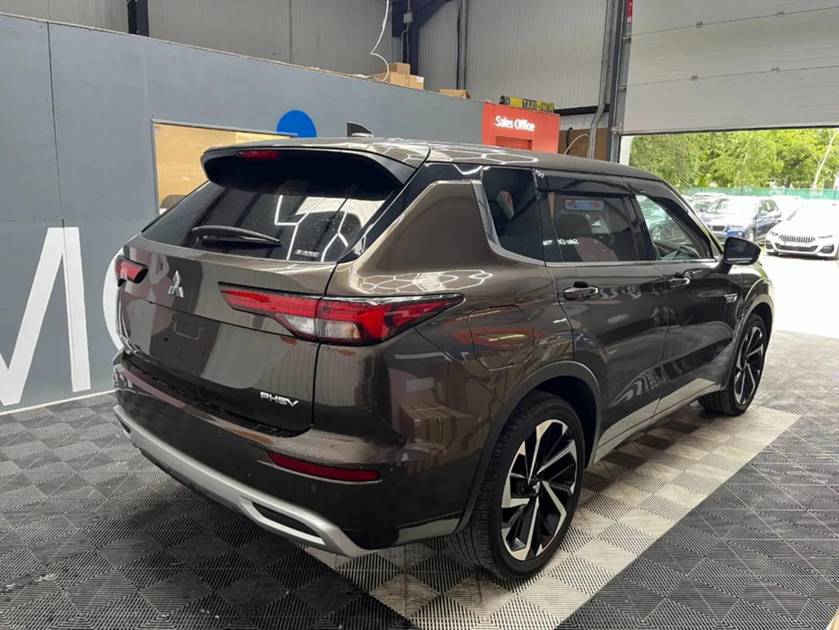 Mitsubishi Outlander 2023 MITSUBISHI OUTLANDER PHE - Image 2