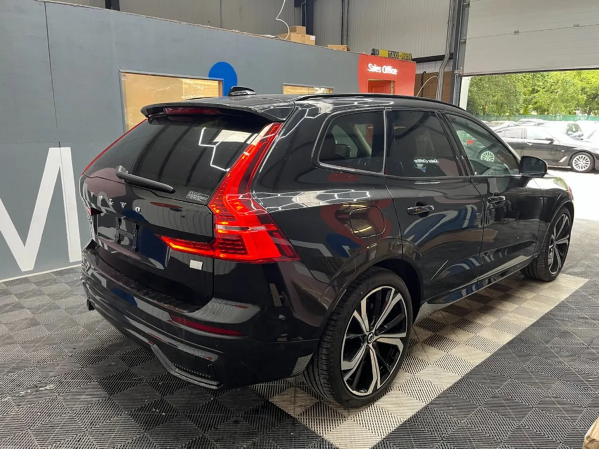 Volvo XC60 2024 VOLVO XC60 RECHARGE T6 PLUG-IN 2.0 - Image 2