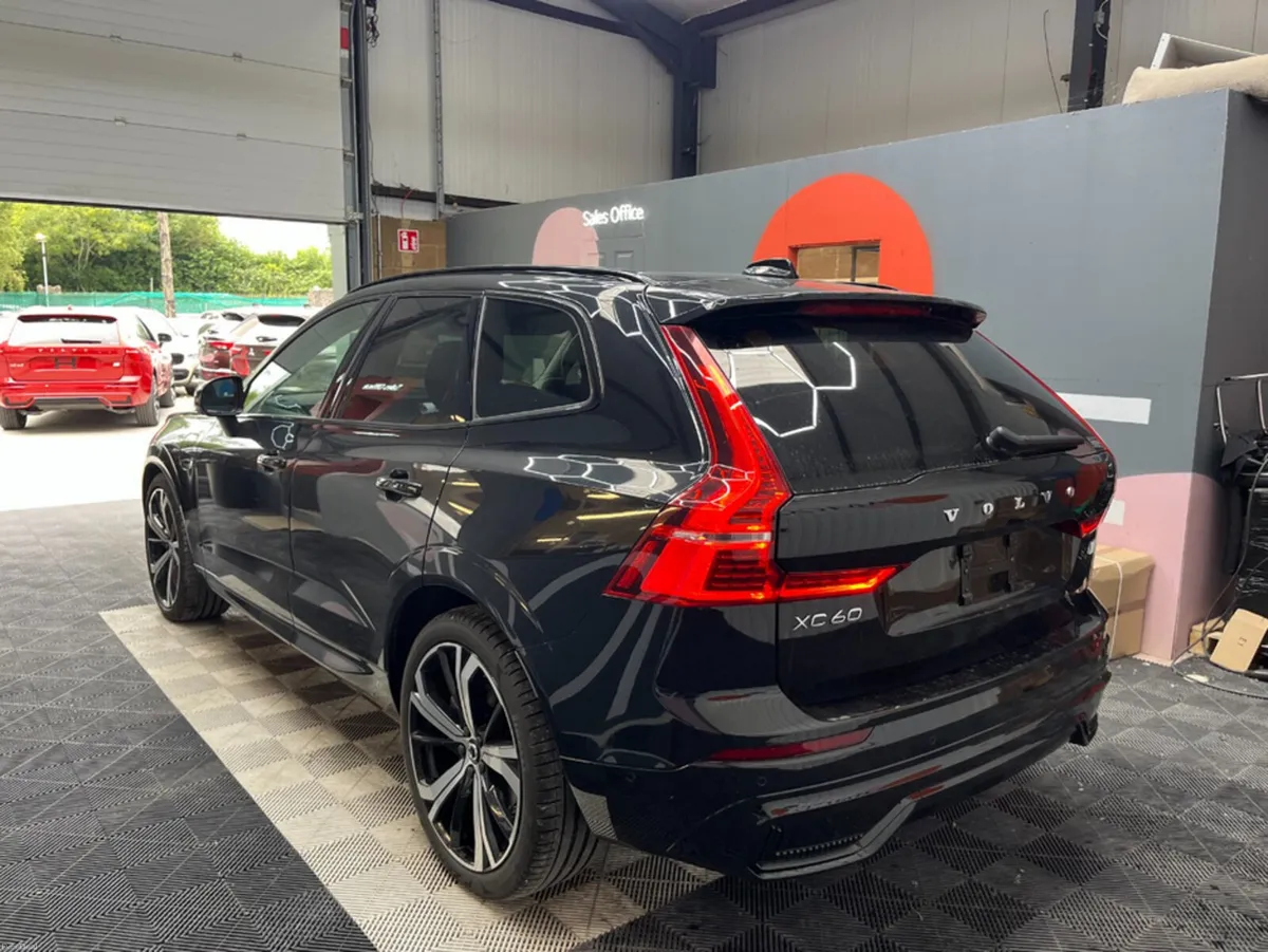 Volvo XC60 2024 VOLVO XC60 RECHARGE T6 PLUG-IN 2.0 - Image 4