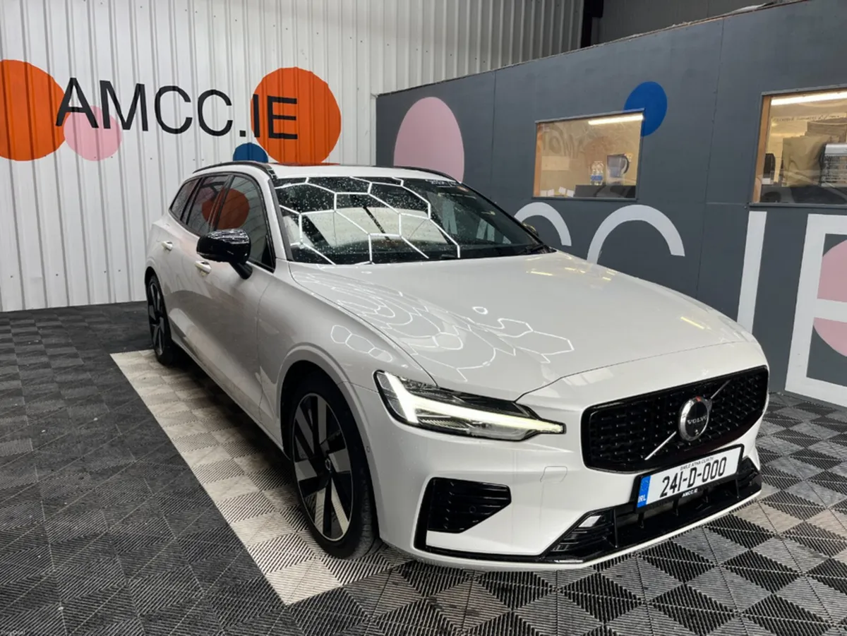 Volvo V60 2024 VOLVO V60 ULTRA T6 PLUG-IN 2.0 AUTO - Image 1