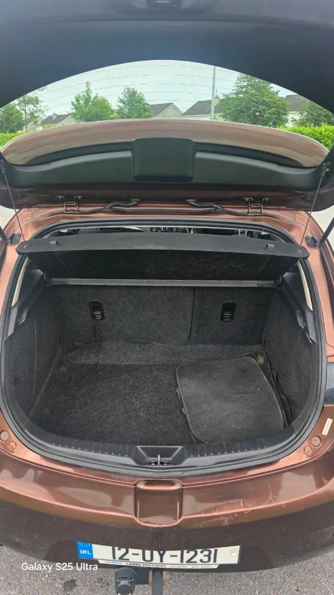 2012 Mazda 3 - Image 6