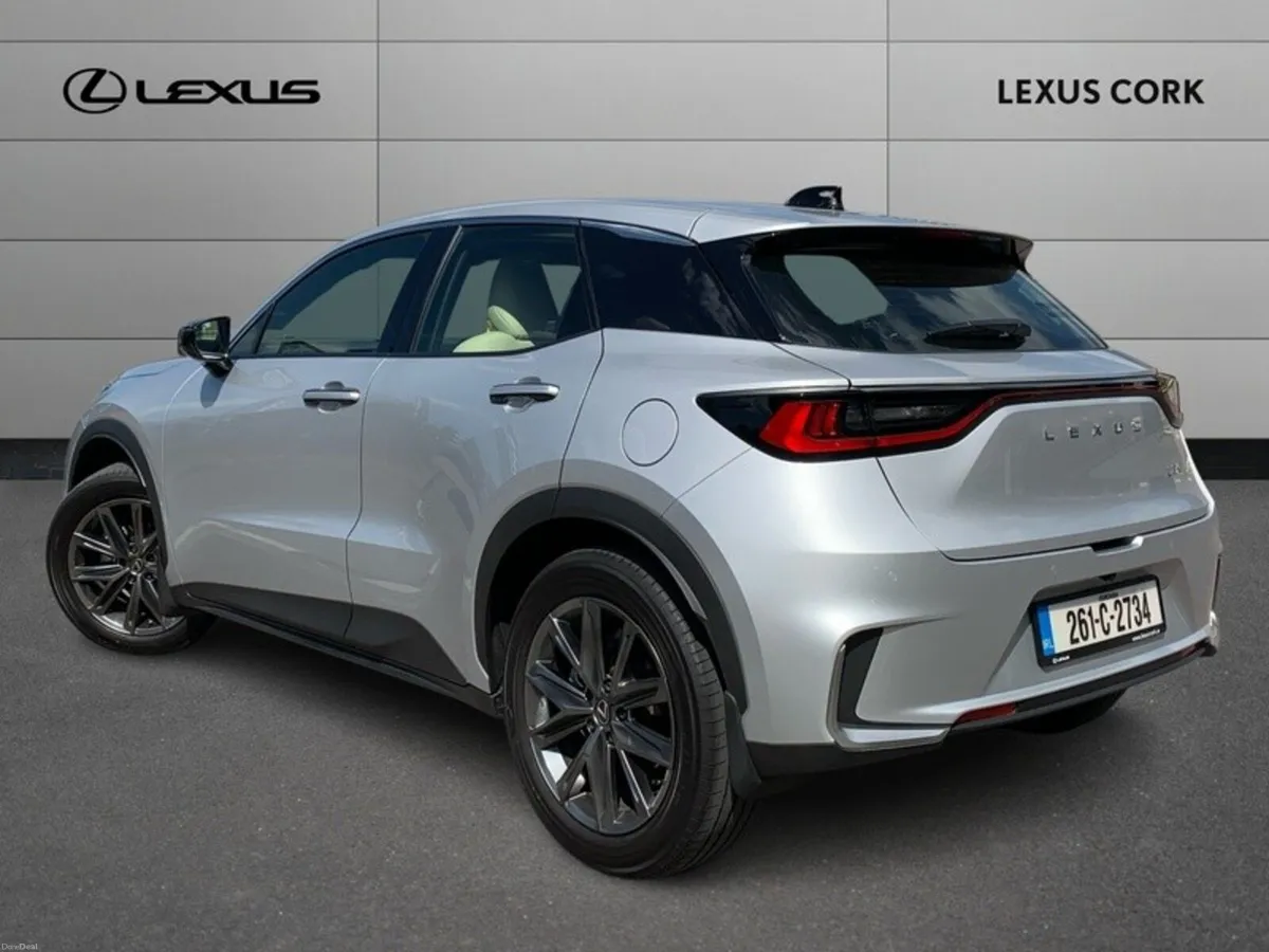 Lexus LBX LBX ELEGANT - Image 3