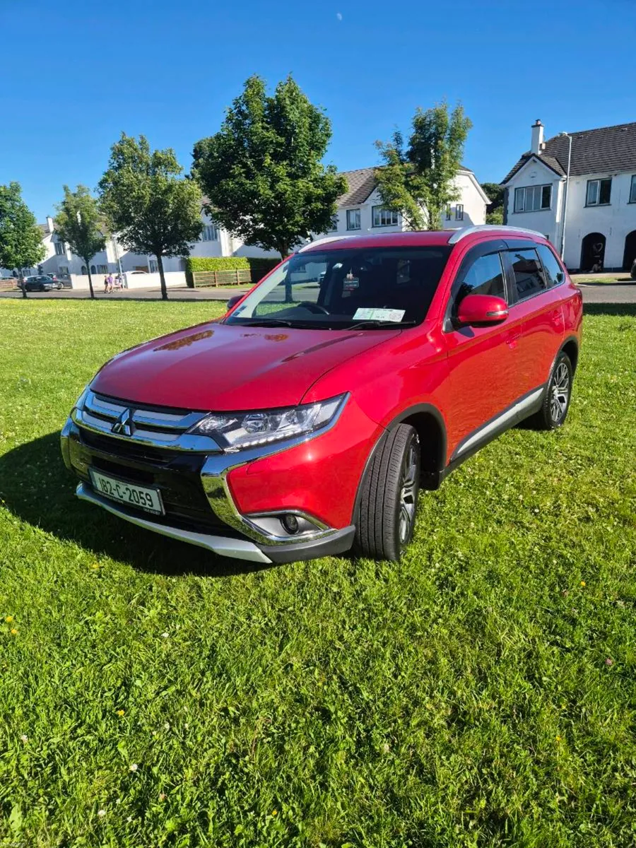 2018 Mitsubishi outlander 7 seater Automatic. - Image 1