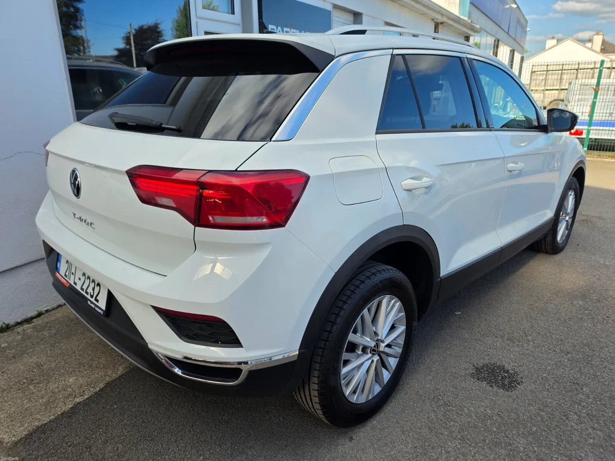 2021 Volkswagen T-Roc 2.0Tdi Design Manual 115BHP - Image 3