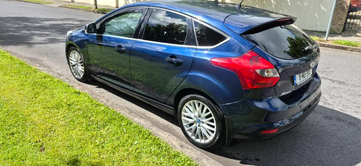 2011 ford focus titanium - Image 4