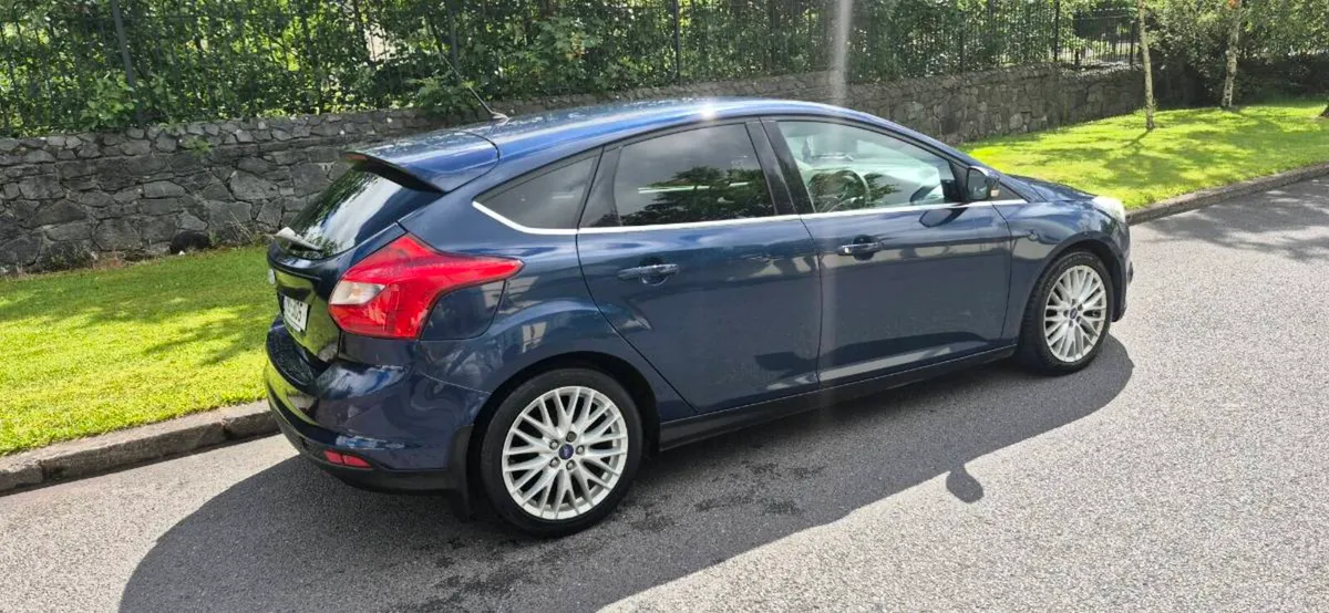 2011 ford focus titanium - Image 3