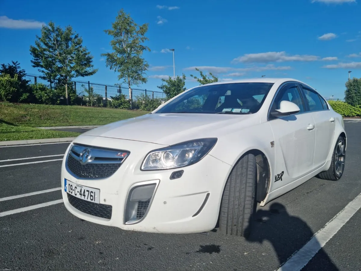 Insignia VXR 2009 325 BHP *NEEDS WORK* - Image 4