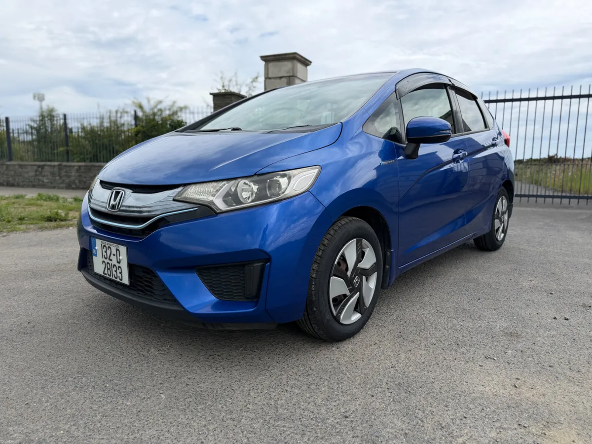 132 Honda fit Hybrid 1.5 Fresh Import New NCT - Image 1