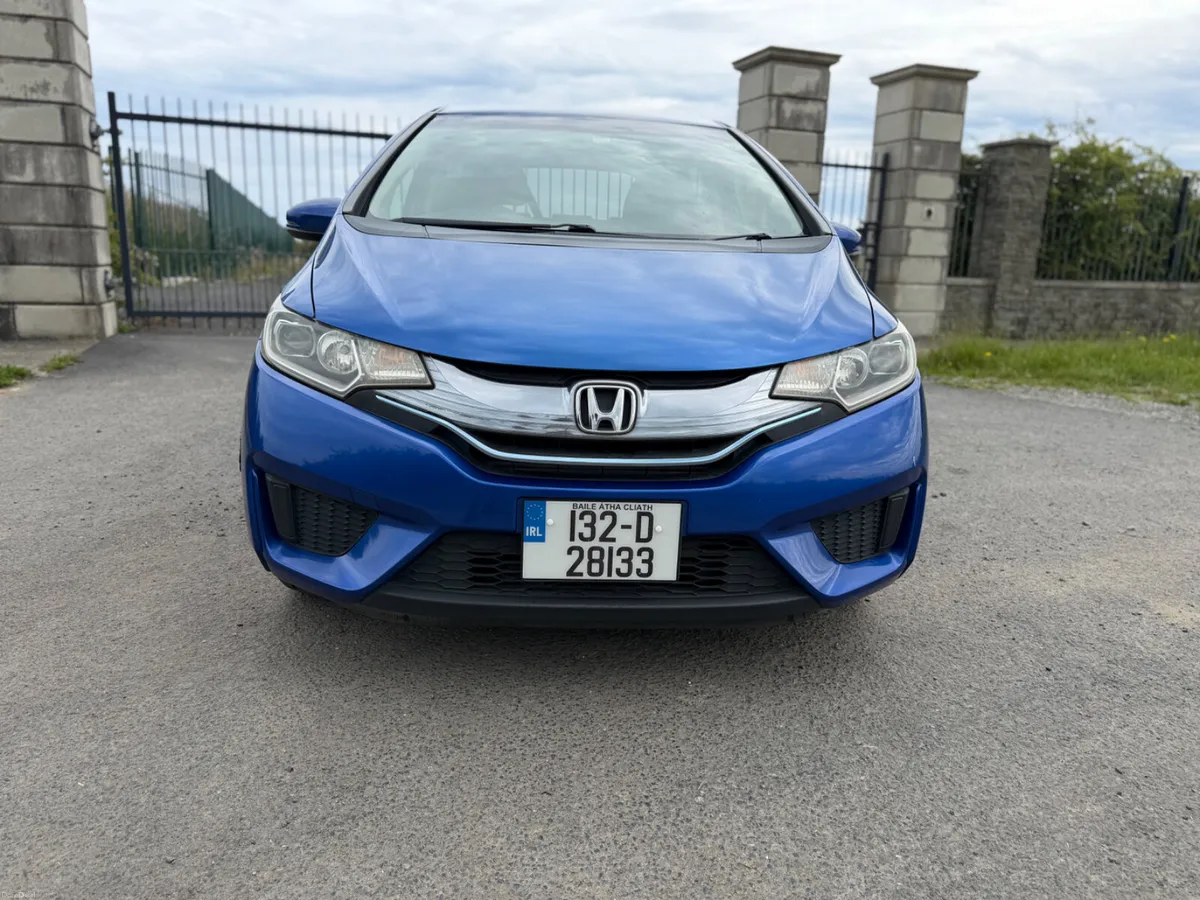 132 Honda fit Hybrid 1.5 Fresh Import New NCT - Image 2