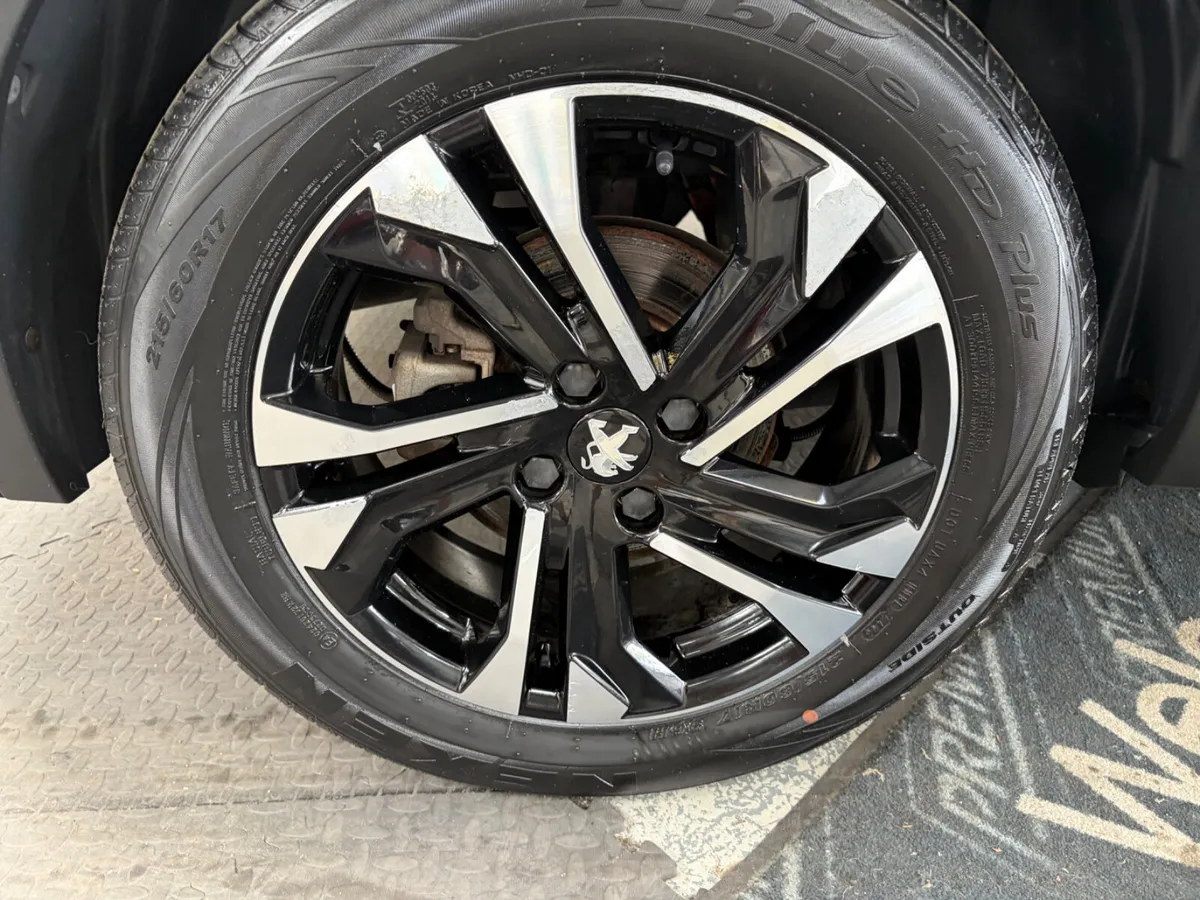 Peugeot 2008 2021. ELECTRIC. GT LINE - Image 3