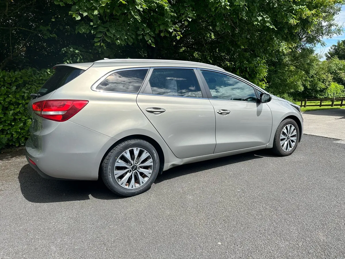 NEW NCT! 2017 (172) Kia Ceed Estate 1.6 Diesel - Image 4