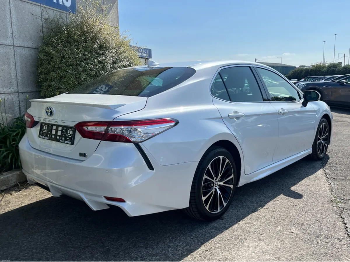Toyota Camry WS HYBRID AUTOMATIC HYBRID 2.5 PETROL - Image 4