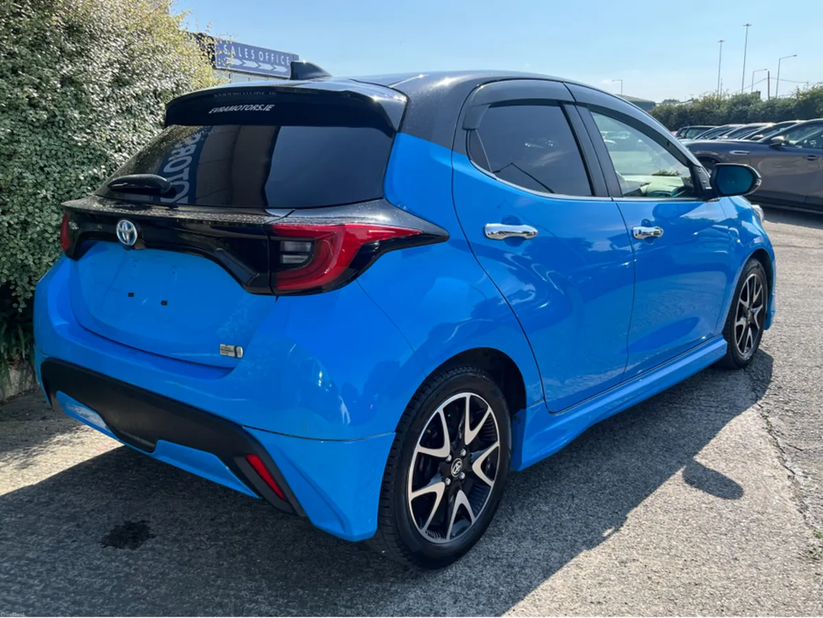 Toyota Yaris Z HYBRID MODELLISTA AUTOMATIC 1.5 PET - Image 4