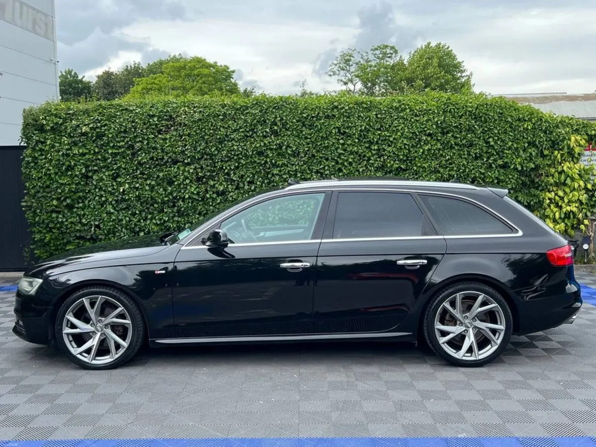 Audi A4 AVANT S-LINE 2.0 TFSI AUTO // TILT & SLIDE - Image 4