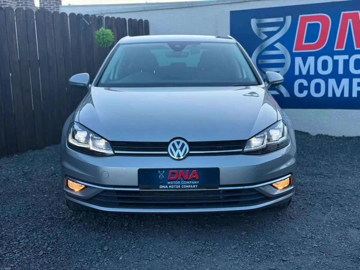 Volkswagen Golf HIGHLINE AUTO - 25K KMS! - Image 2