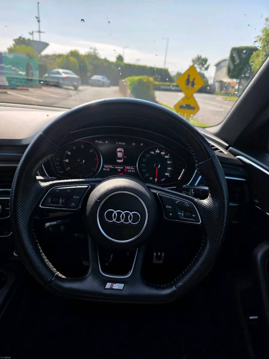 Audi A4 1.4tfsi 150HP S Line Black Edition 2017 - Image 2