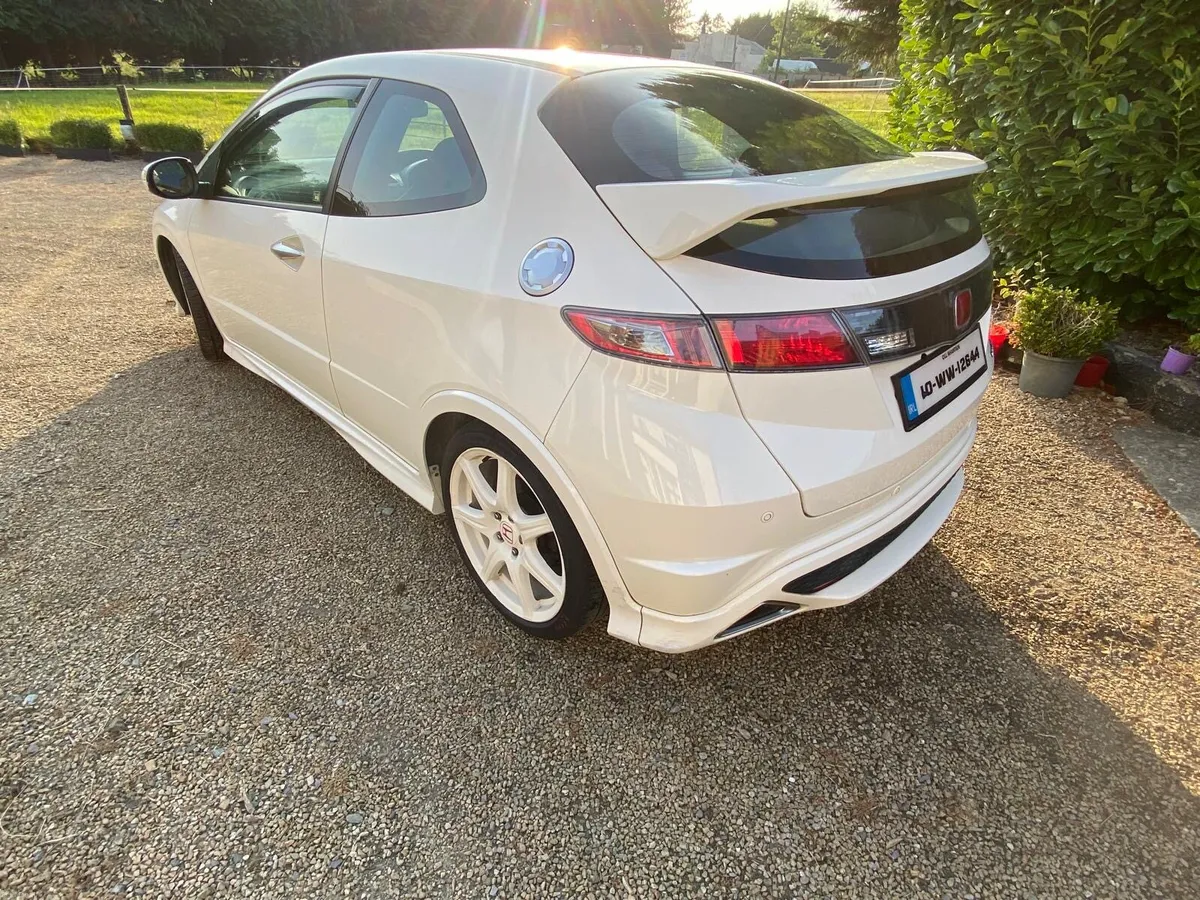 Honda Civic Type R FN2 2010 2ltr. 1 Owner. White - Image 2