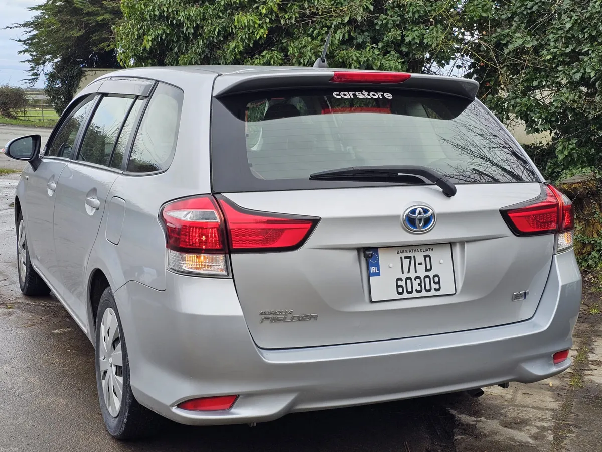 2017 Toyota  hybrid.  Automatic nct&tax €8,900 - Image 4