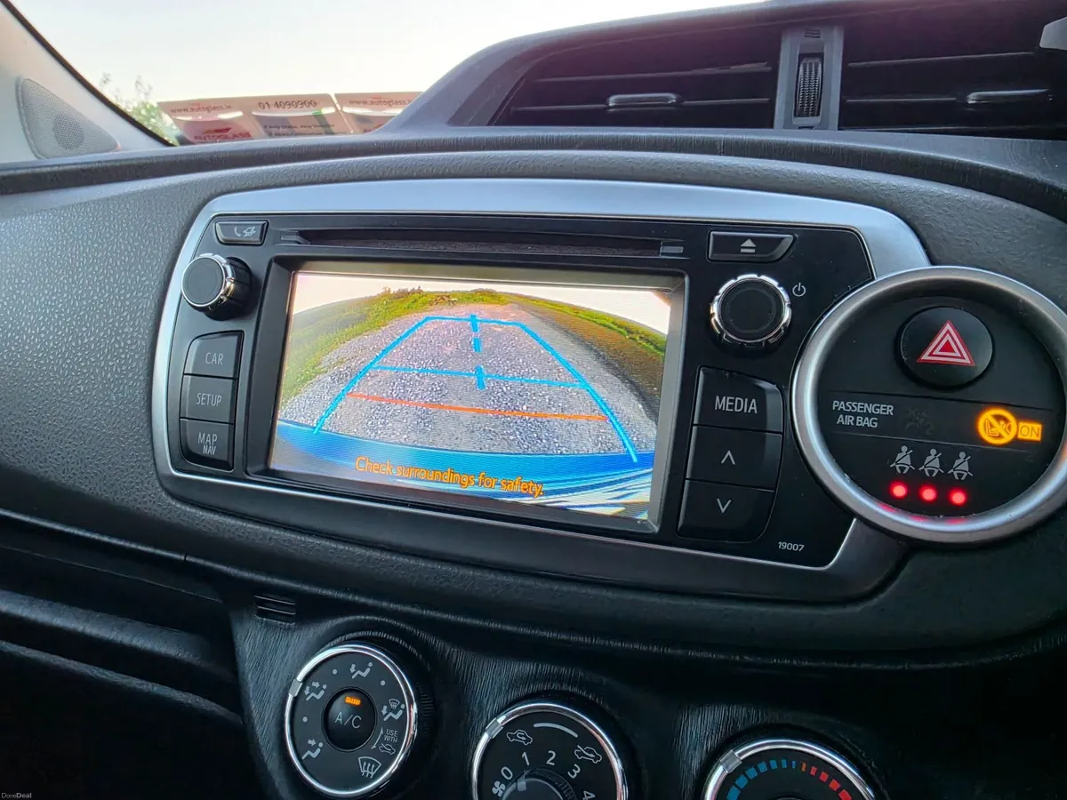Toyota Yaris 2012 - Image 3