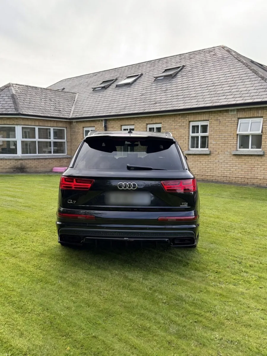 Audi Q7 - Image 4