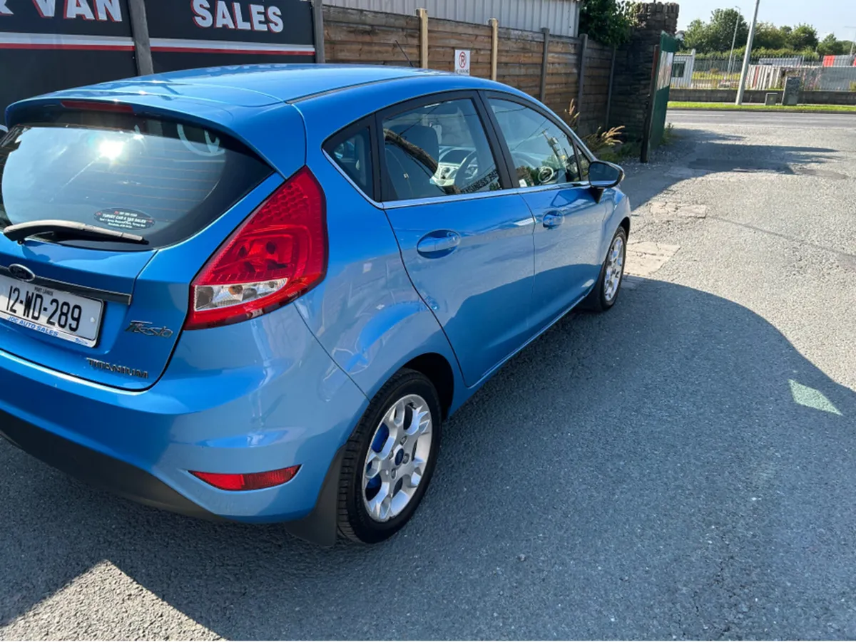 Ford Fiesta 1.4 TITANIUM 96PS 4DR A 5DR AUTOMATIC - Image 4